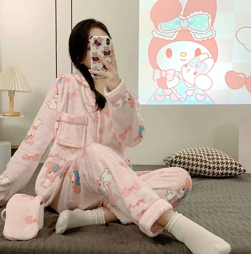 طقم بيجامة نسائي من My Melody موديل 2025 من الفلانيل الحراري لخريف وشتاء مريح ودافئ وأكمام طويلة ملابس منزلية للاستلقاء