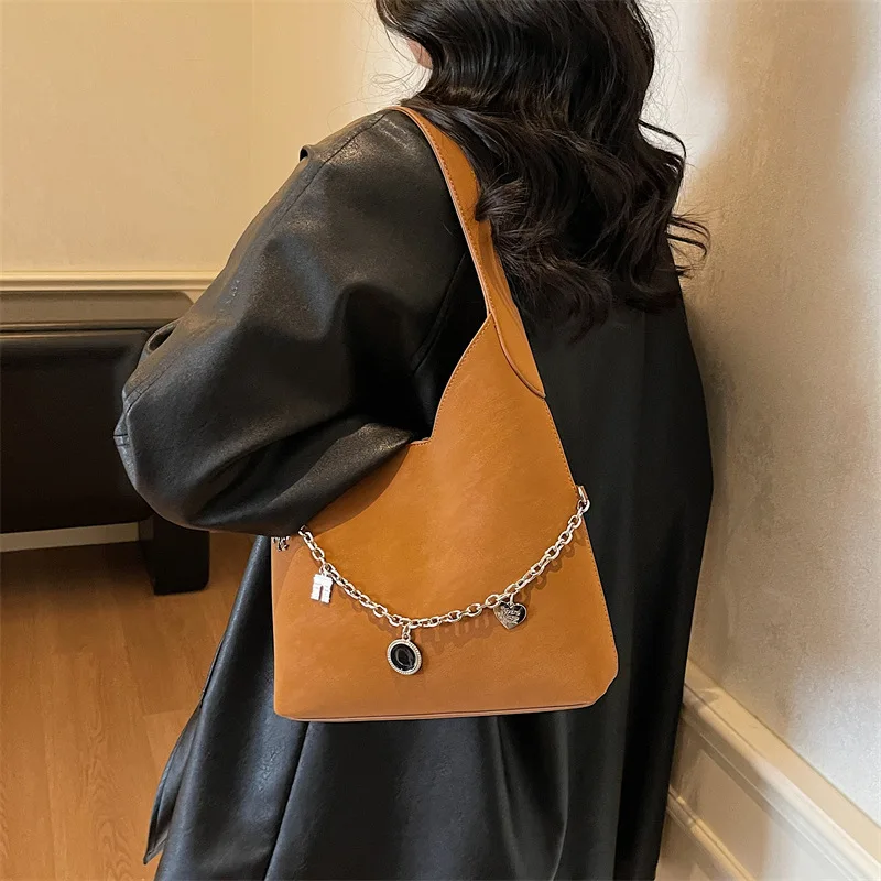 

Spacious Vintage Shoulder Bag, European Commuter Top Handle Purse, Women's Day to Night Crossbody, Casual Sling Bag