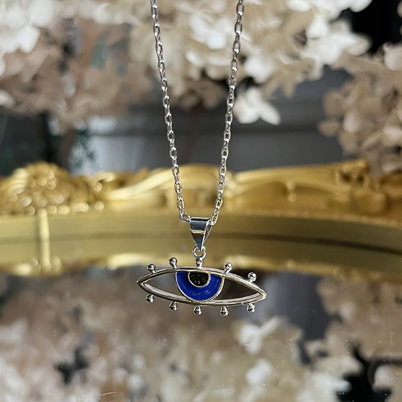 New in high quality Vintage Palace Style Exorcism Eye Necklace Light Luxury Fashion Pendant for Party Wedding Romantic Jewelry