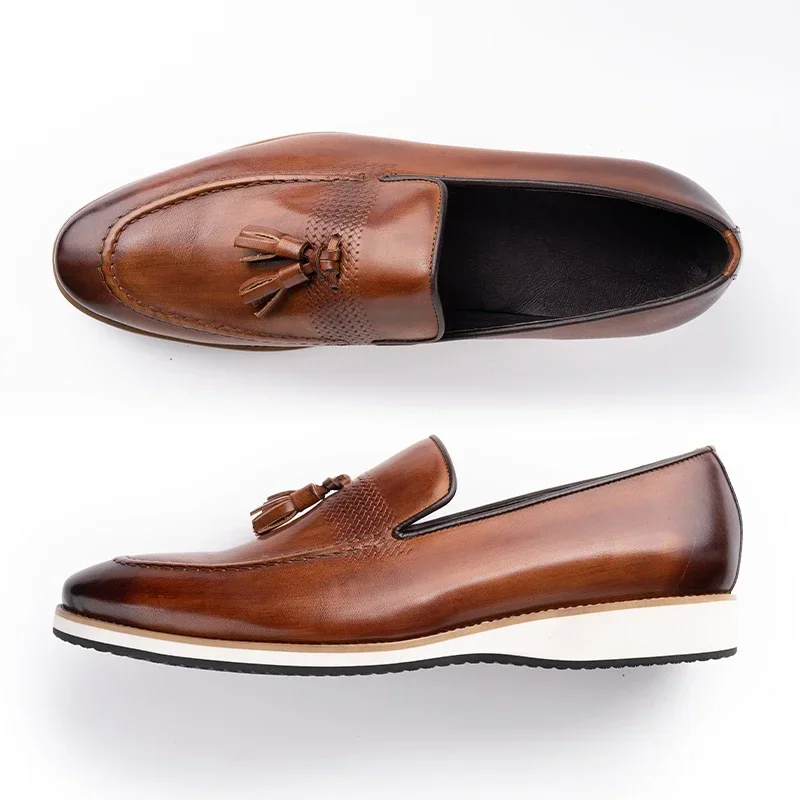 2023 Best-selling British Style Breathable Slip on Loafer Dress Leather Men Shoes Retro Tassel Mens Business Casual Shoe