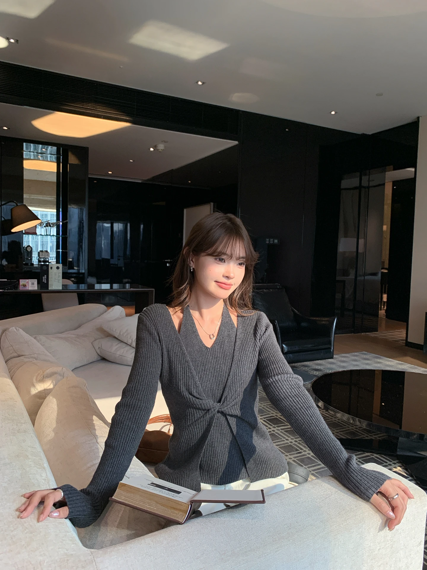 

Женский вязаный свитер с длинным рукавом, V-образным вырезом, облегающий, базовый слой, теплый, из мягкой ткани, свободный крой, осенний стиль