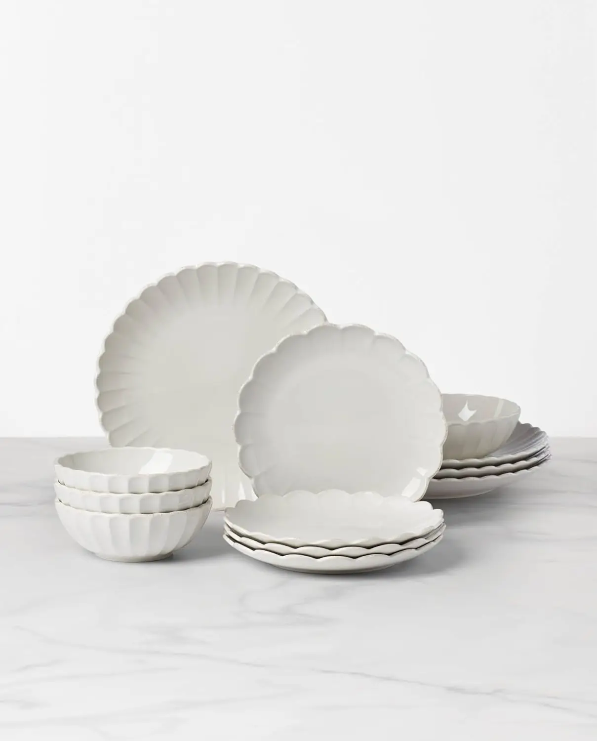 French Perle Scallop 12-Piece Dinnerware Set, 17.70 LB, White