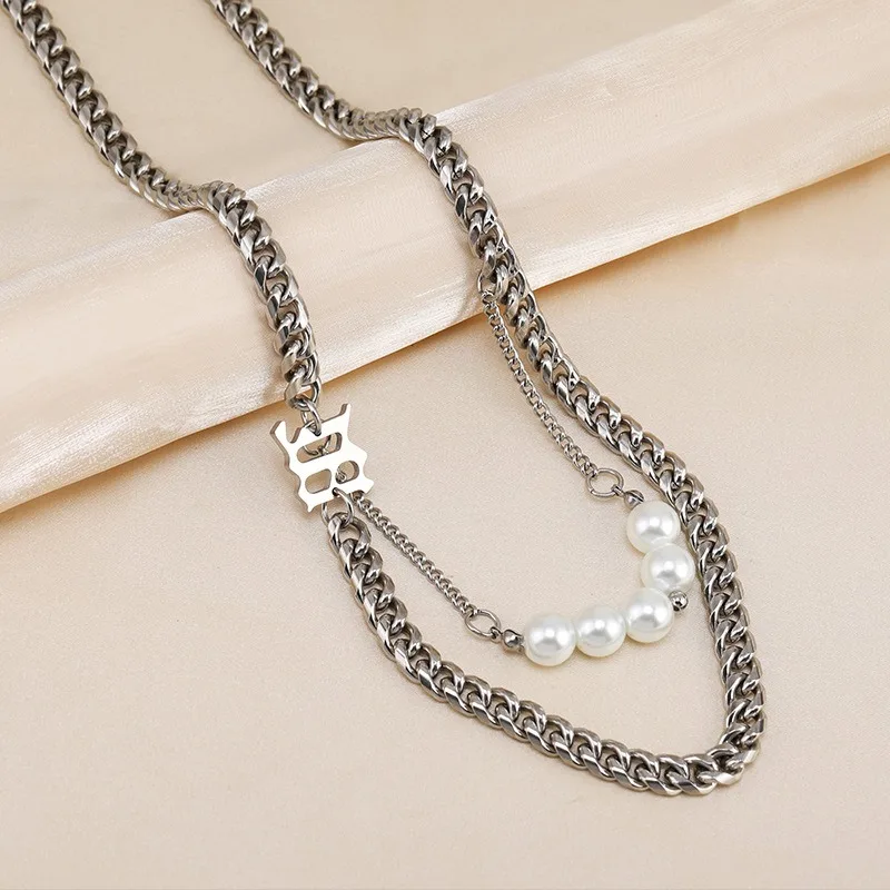 

Street titanium steel pearl necklace for both men and women, letter collarbone chain, autumn and winter sweater chain
