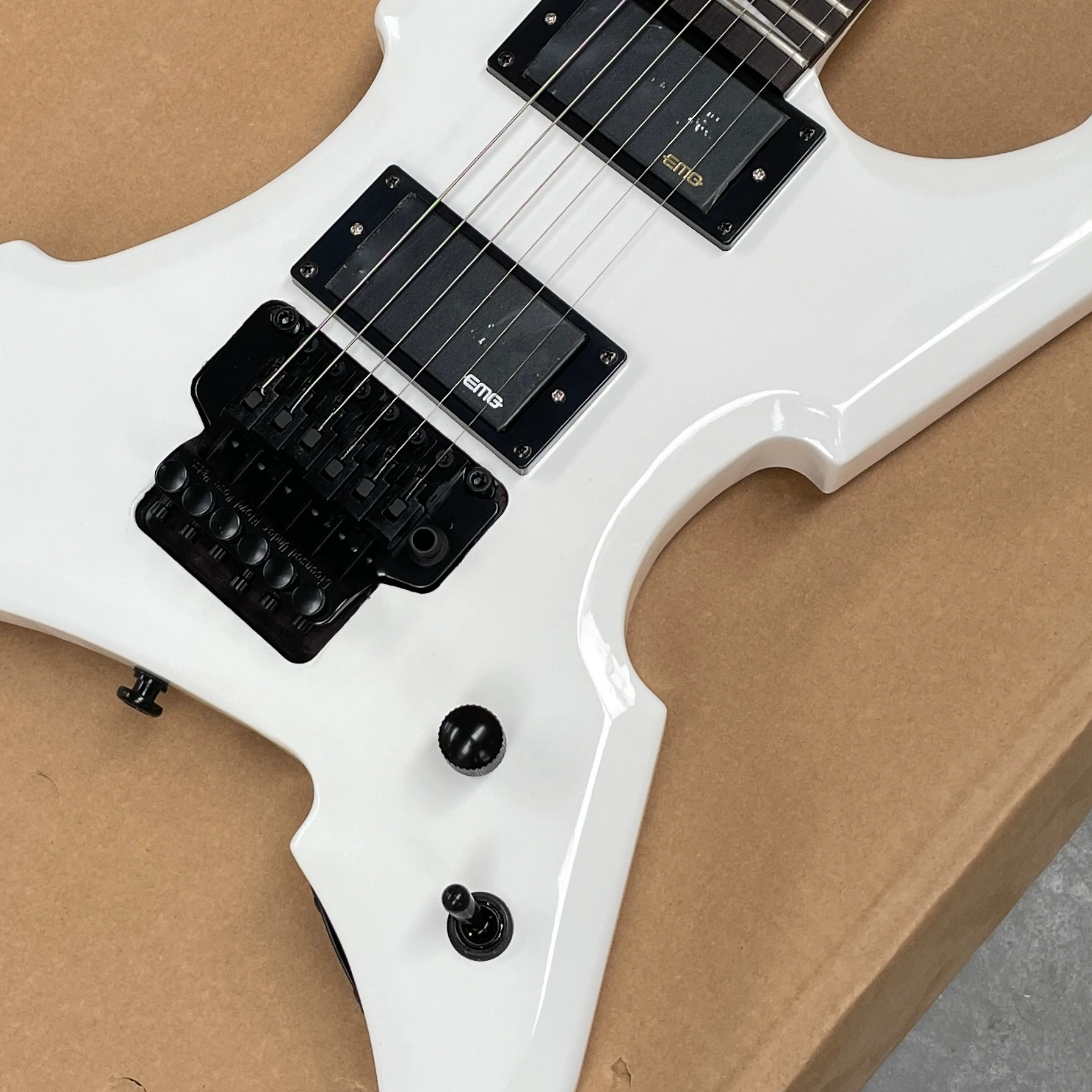 White 6-string electric guitar with HH pickups, single volume control knob guitars,professional speed-picking electric guitarra