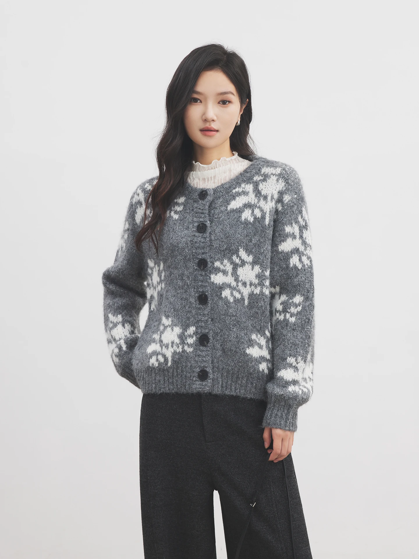 

Женский шерстяной вязаный кардиган Annata с круглым вырезом, весенний, с фактурной вязкой, длинными рукавами и цветочным узором