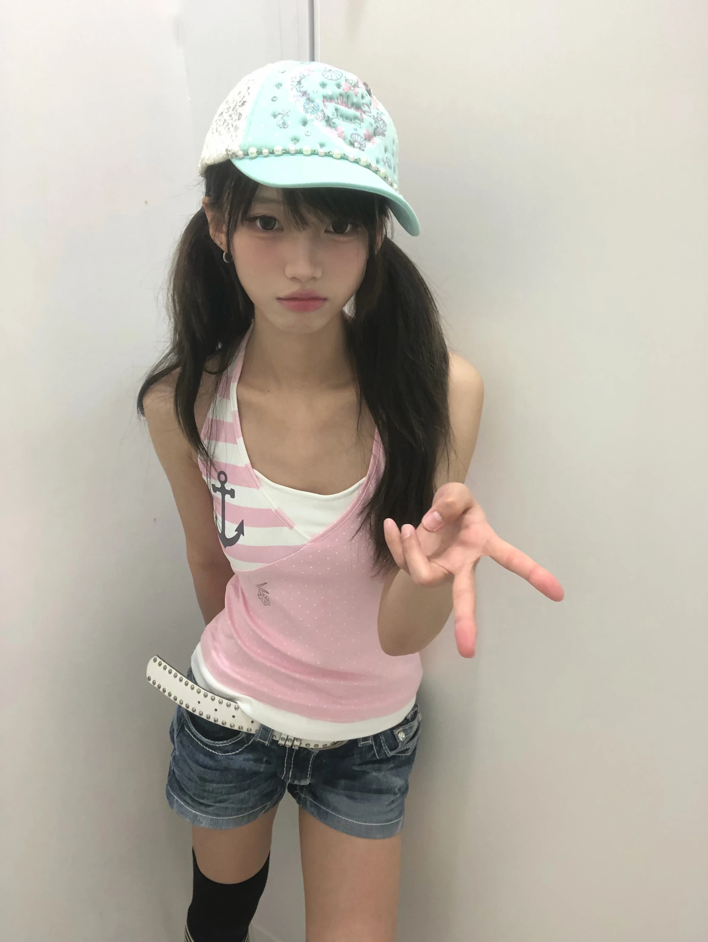 Karrram Japanisches Y2k Pink Halter Top 2000er Cutecore Strass-Print Tanktop Vintage Harajuku Patchwork Ärmelloses Top Kawaii – Detail 6