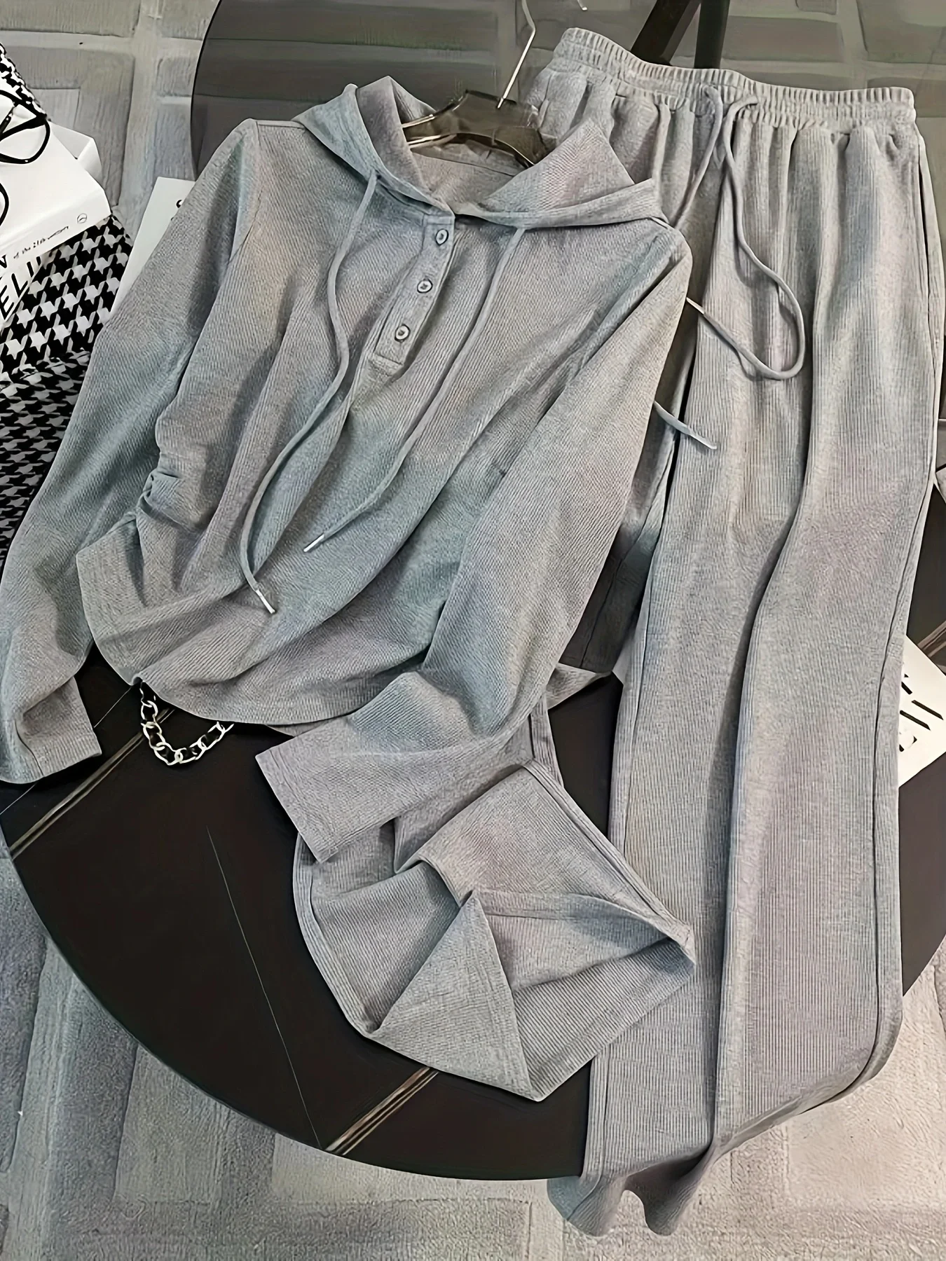 Anziehende Reichtum Orientierung Salz Outfit lässige Sportbekleidung Anzug Damen Frühling ausländischer Stil schlankmachendes graues Kapuzenpullover mit