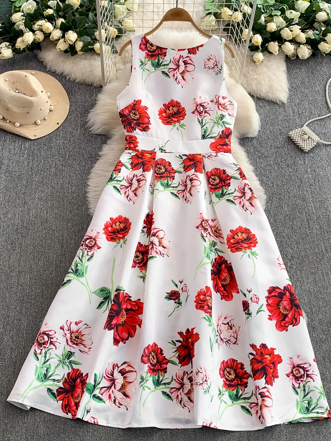 Sukienka damska z kwiatowym wzorem, odkryte ramiona, długa, wysoki stan, krój A-line, idealna na urodziny.