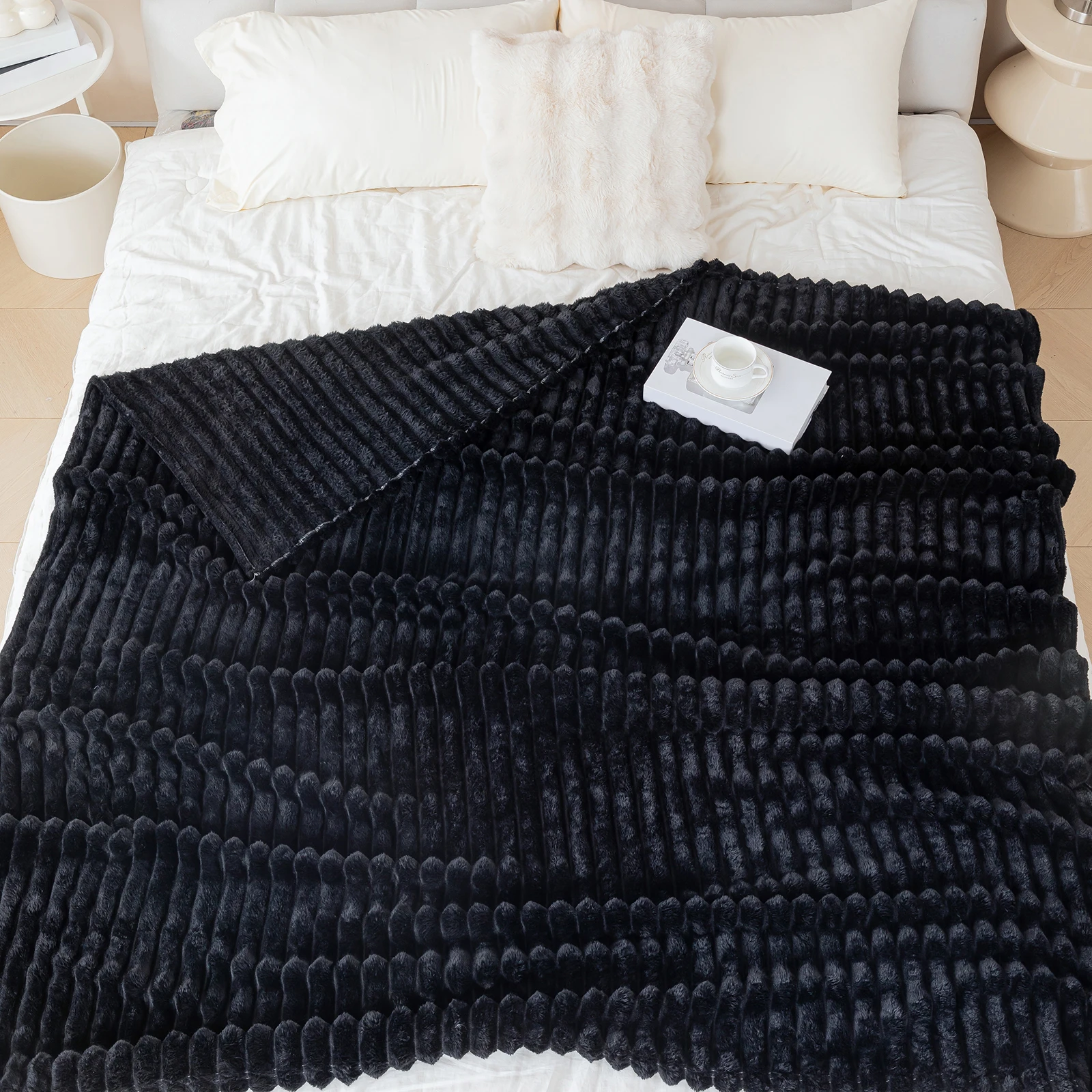 1 Stück gestreifte, einfarbige Flanelldecke, weiche und bequeme Überwurfdecke, geeignet für Sofas, Betten und Reisen, vielseitig einsetzbar – Detail 29