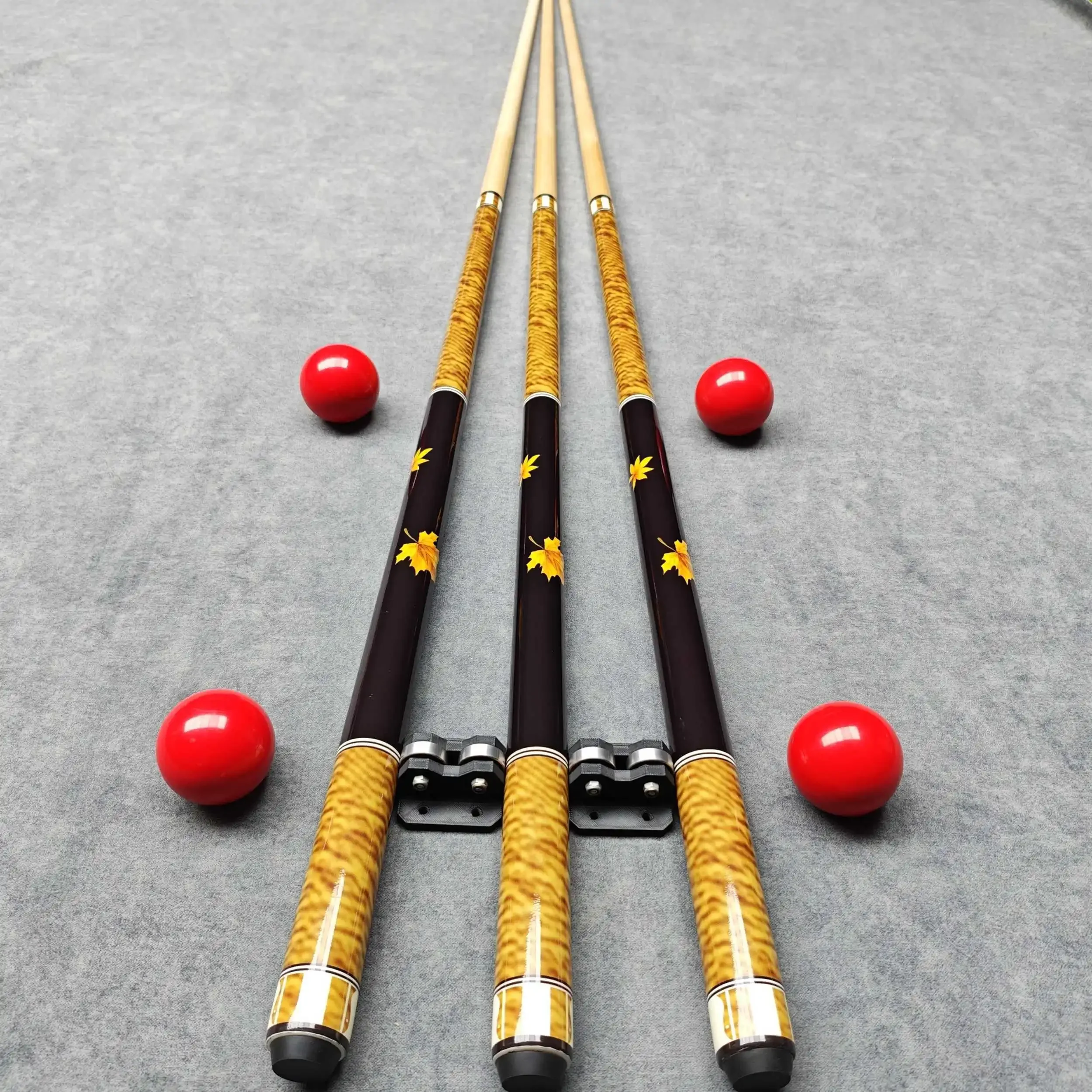 Maple Leaf Yellow High Value Billiards Club Black Eight Nine Ball Snooker
