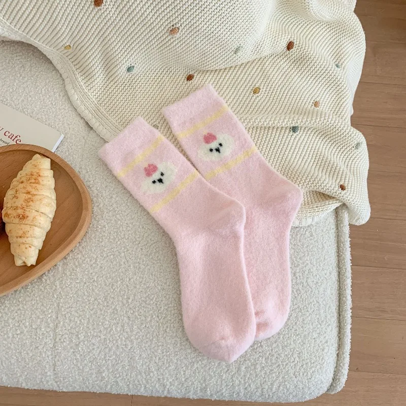 4 Pary Puszystych Skarpetek Dziewczęcych Śliczne Skarpetki do Spania Damskie Grube Skarpetki do Połowy Łydki z Polaru Zestaw Jesień Zima Ciepłe Przytulne Domowe Modne Grube Skarpetki