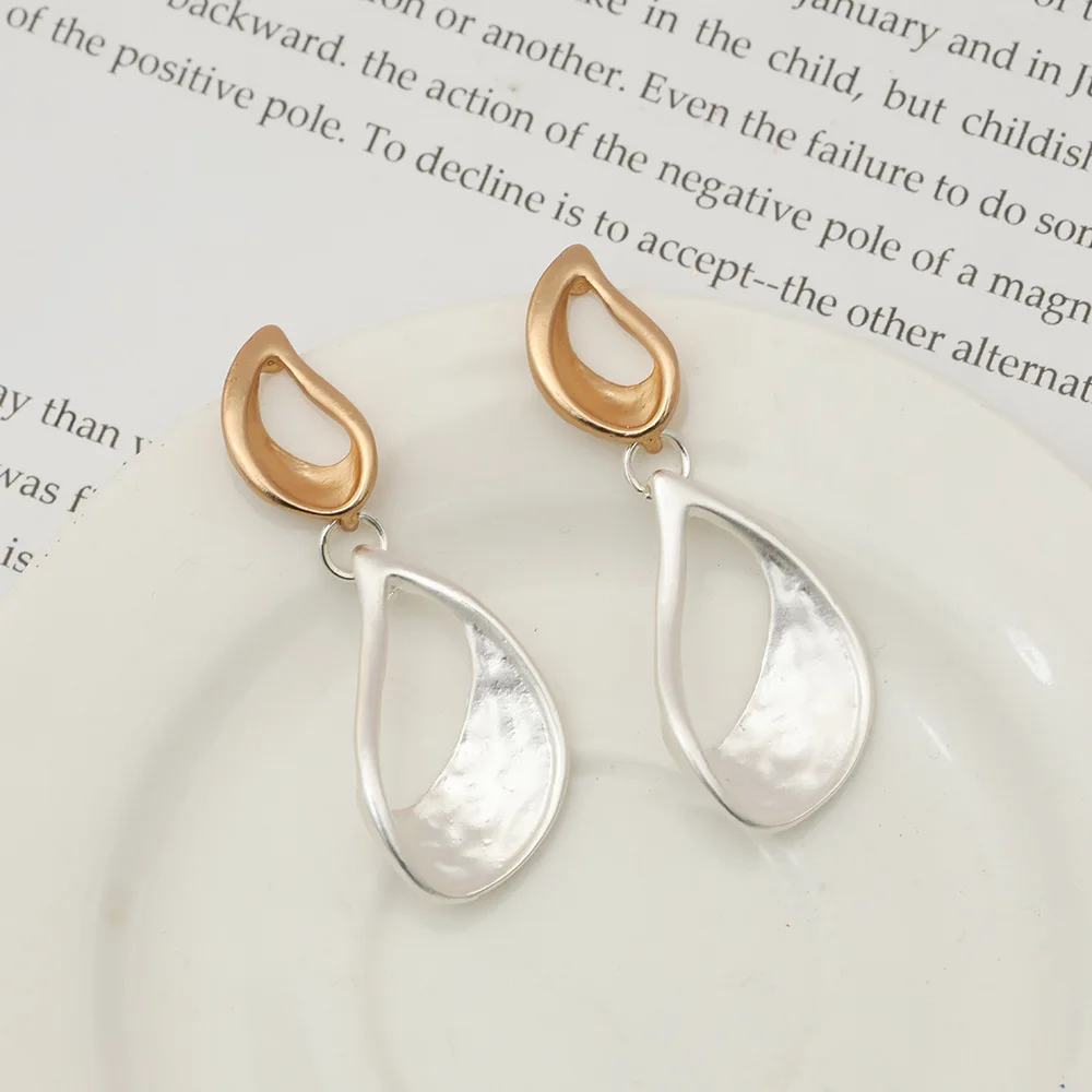 Earrings Dongdaemun wholesale temperament advanced sense new retro 925 silver needle autumn and winter European and American exa