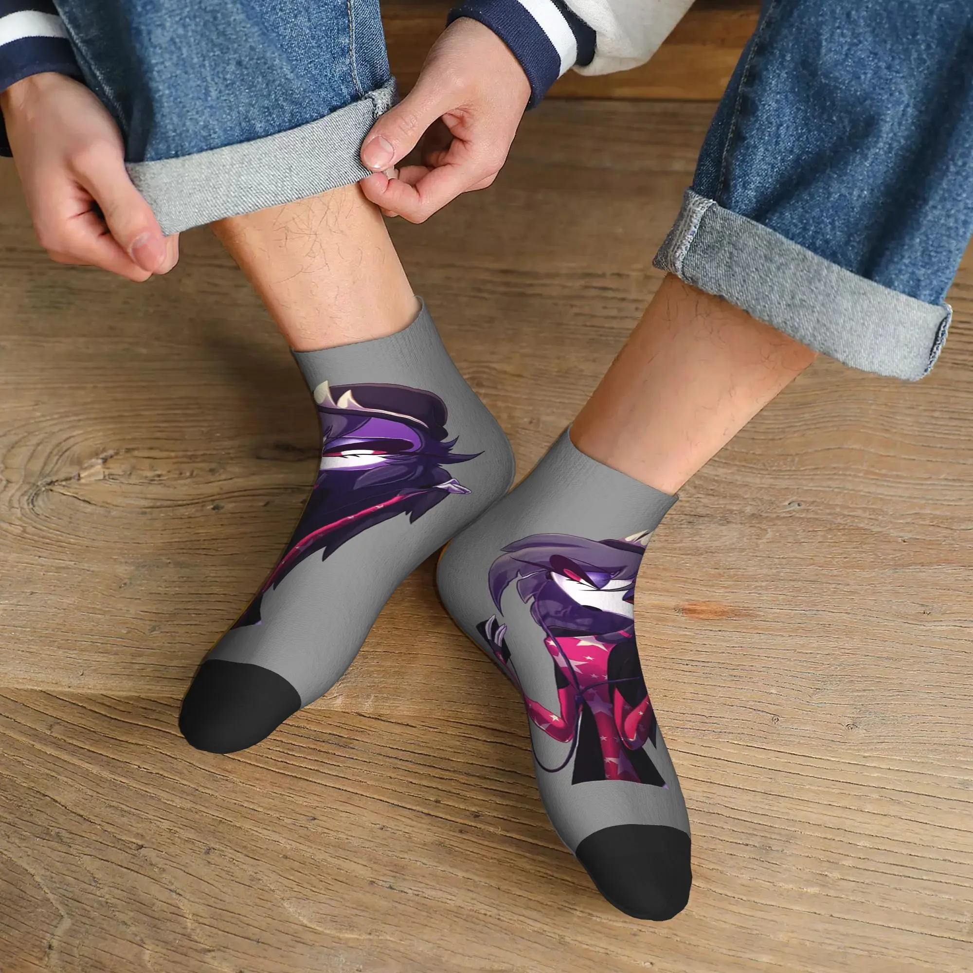 جميع المواسم Helluva Boss الجوارب Harajuku عالية الجودة طاقم الجوارب جوارب غير رسمية للرجال النساء هدايا عيد الميلاد