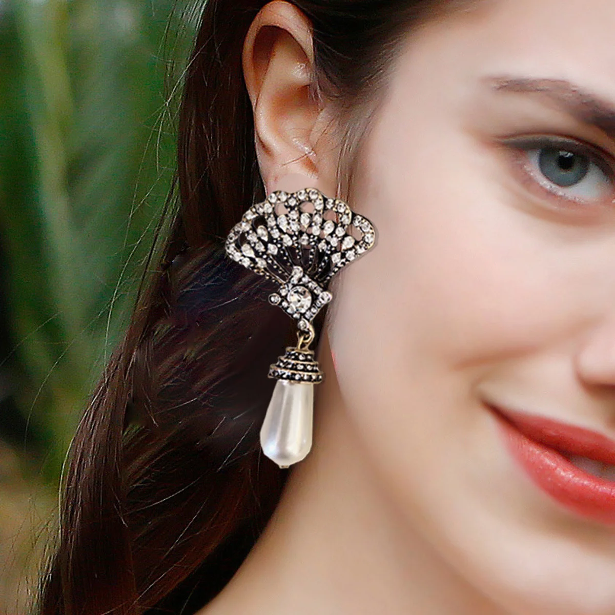 1 Pair of Retro Fan Earrings, Earrings, Bridal Exquisite Jewelry Earrings, Court Style Accessories, Suitable for Women's Parties To Wear, Must-have Jewelry Decoration for Girls