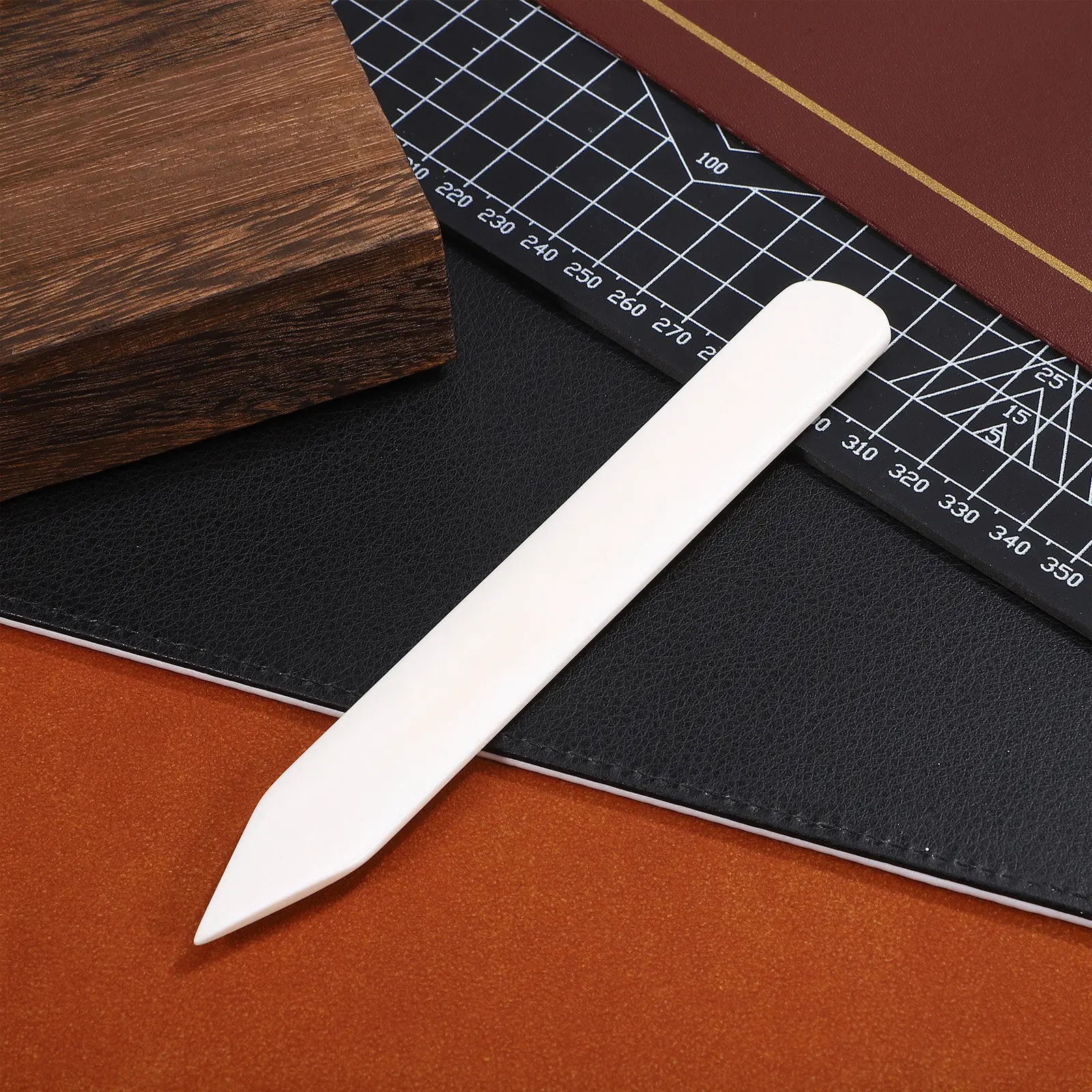 

Clothes Scraper Tool Fabric Scraper for Clothing Stain Removal Smooth Edge Safe Scraping Tool Multipurpose Origami Marker Letter