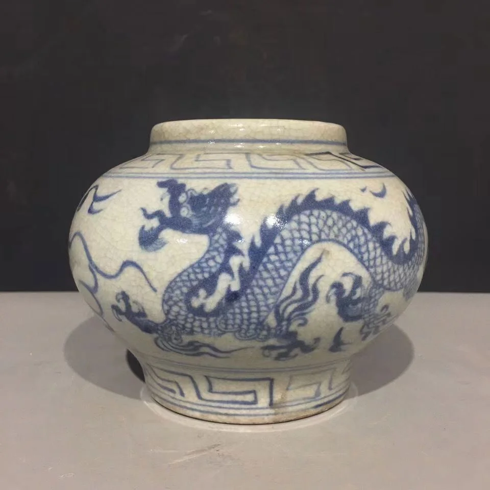 

Chinese Antique Xuande Blue and White Porcelain Dragon Pattern Jar 4-inch