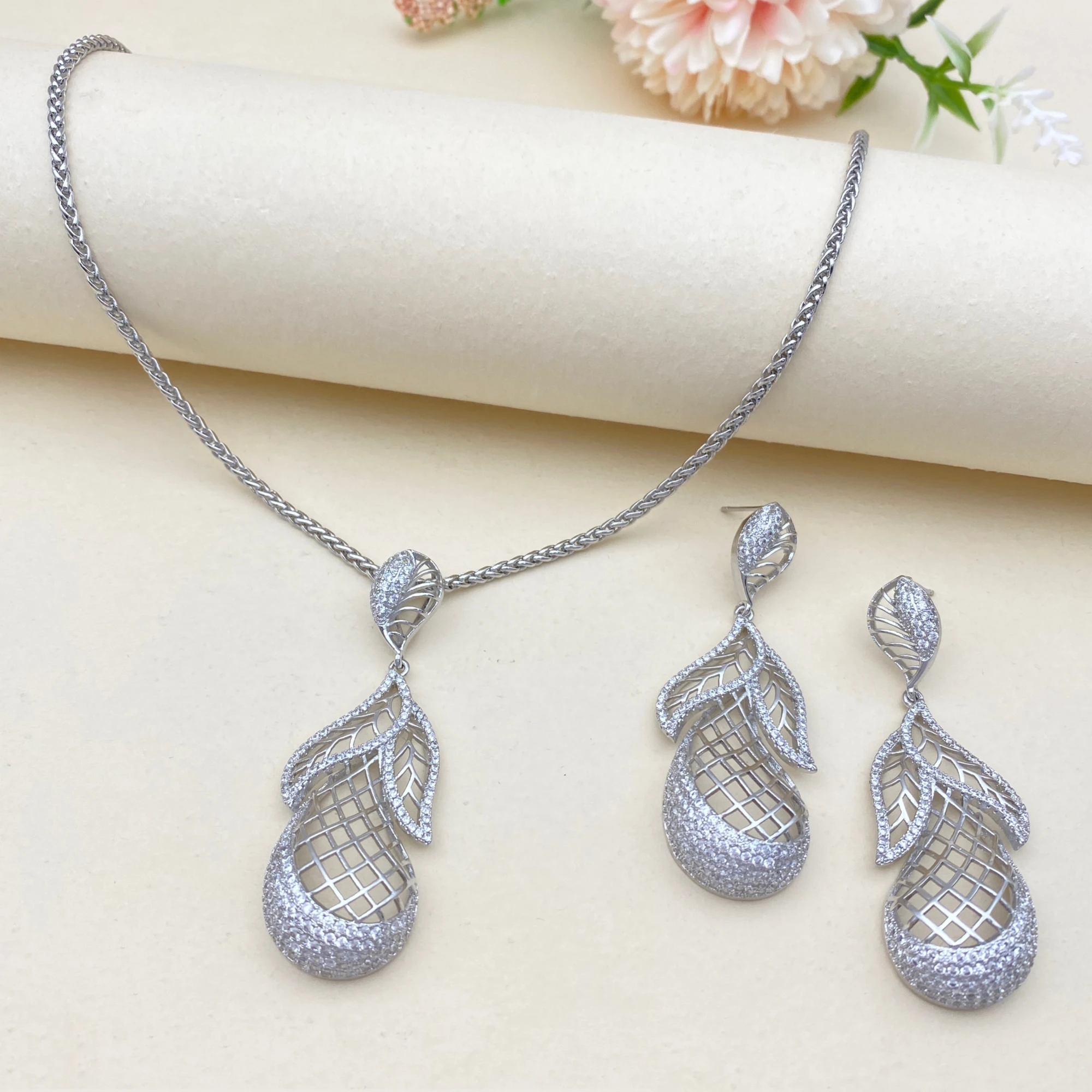 juego-de-joyeria-de-cobre-chapado-en-oro-con-circonitas-para-mujer-marca-falair-con-collar-y-aretes-accesorio-de-moda-sencillo-para-uso-diario