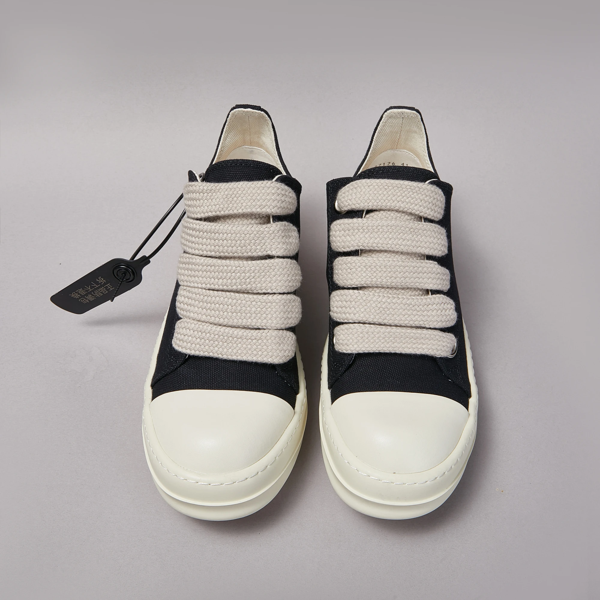 

Бренд Jumbo Женские кроссовки на шнуровке Дизайнерская мужская обувь Черный низкий верх Холст Роскошные новые модные готические панк-рок плоские уличные кроссовки