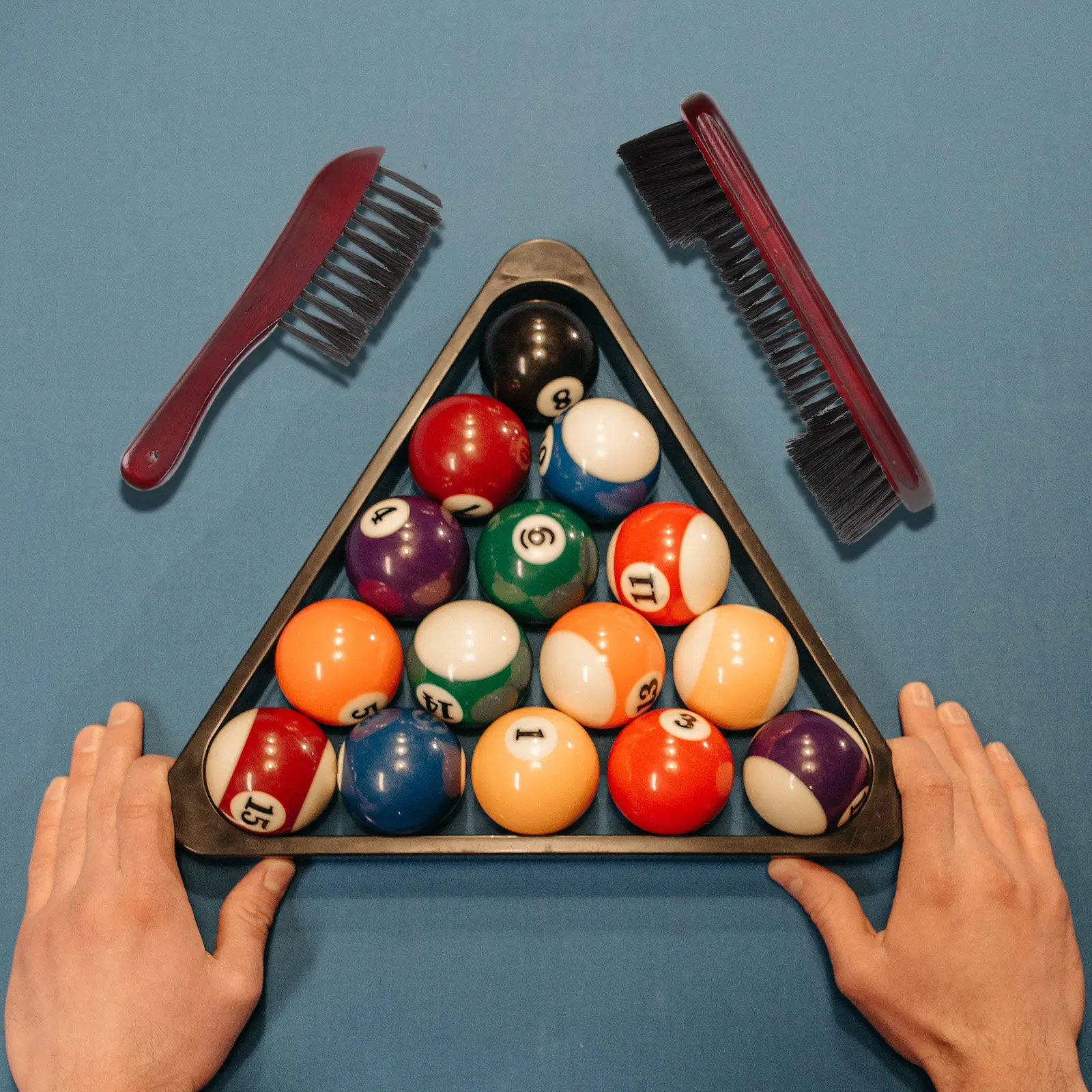 

Набор из 2 щеток для бильярда, в форме подковы, с длинной широкой деревянной ручкой, для чистки бильярдных столов, для клубов и домашнего использования, многофункциональный