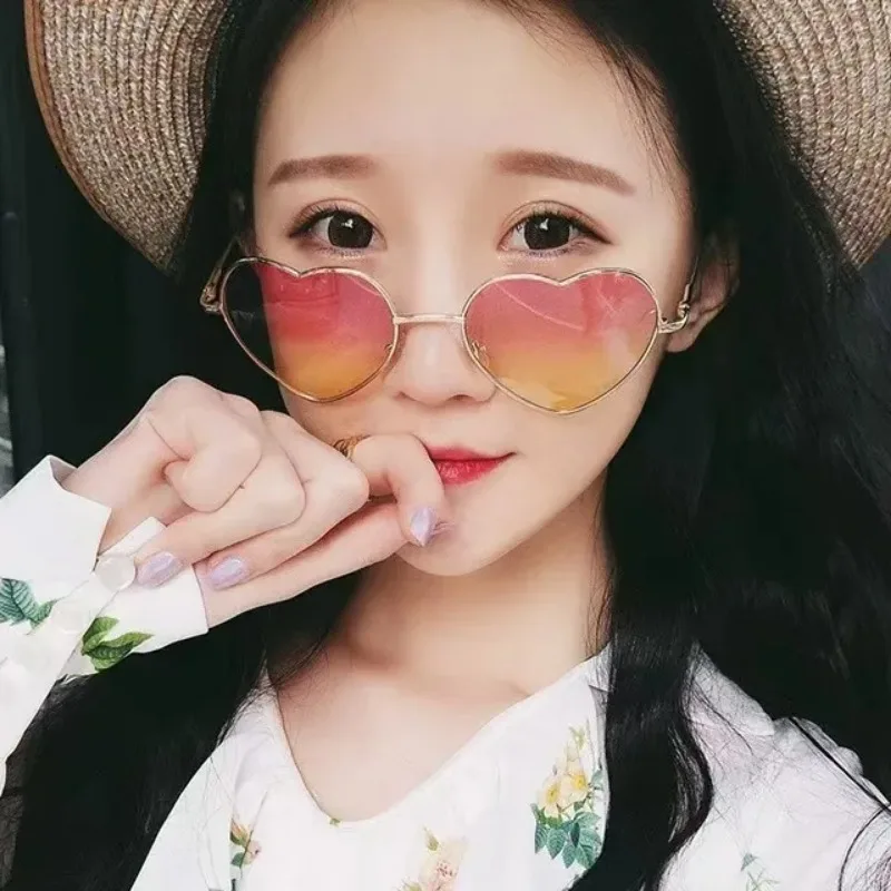 Fashion Heart Shaped Metal Sunglasses Vintage Trendy Street Shooting Shades Fashion Irregular Eyewear Pink Sun Glasses for Women view 3