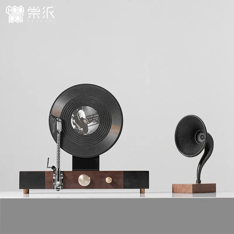 

Nordic Metal Vintage Gramophone Ornament Stylish Phonograph Decor For Room Showroom Office Niche Modern Art Decoration Craft