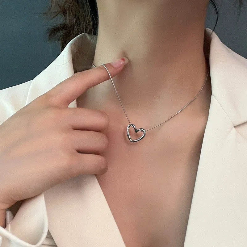 ANENJERY L316 Stainless Steel Twist Hollow Heart Pendant Necklace for Women Spicy Girls Simple Clavicle Chain Jewelry Gift