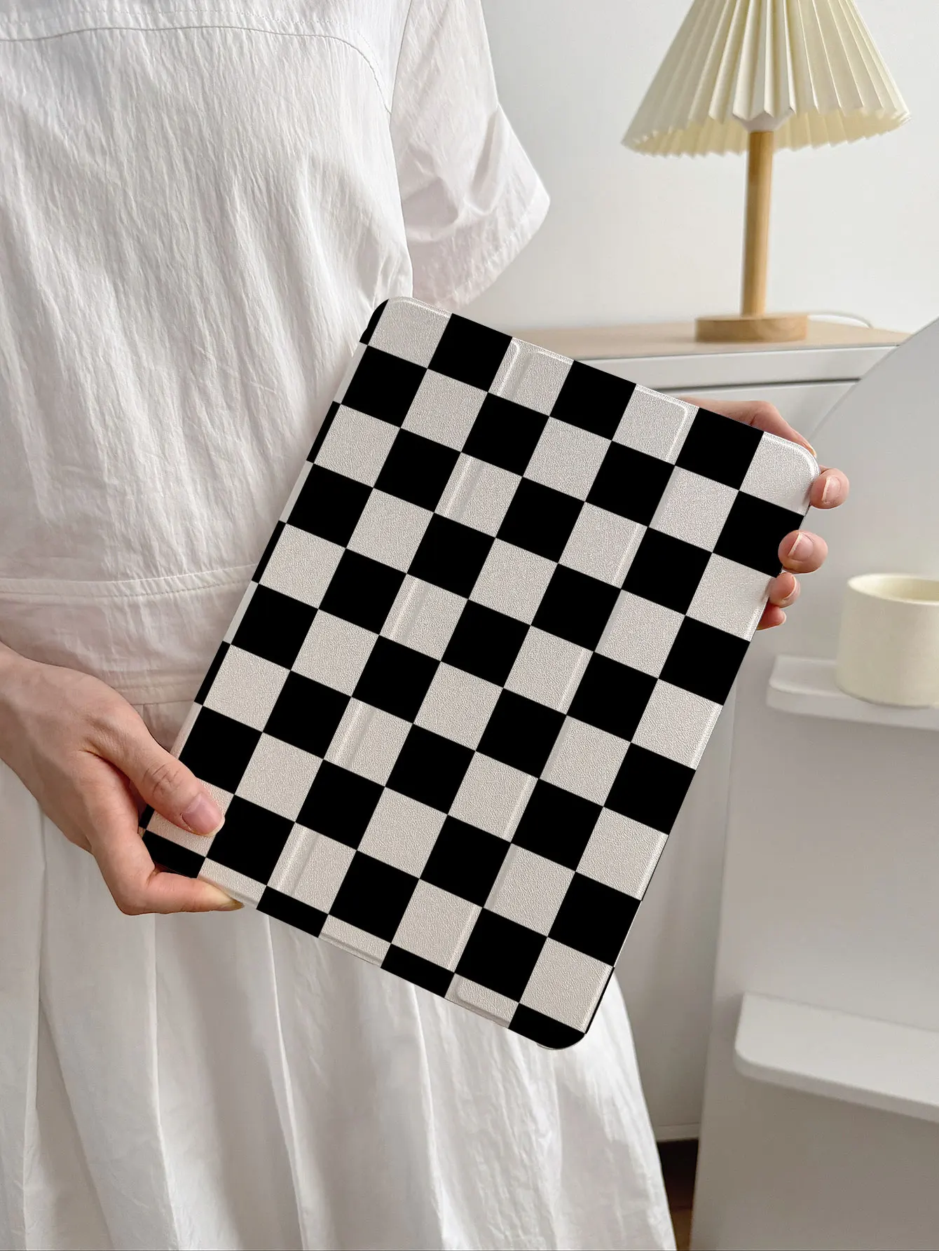 Fashionable Black and White Checkerboard Pattern Tablet Protective Case, Suitable for iPad Protective Case Ipad7/8/9 Tablet Case 2022 Apple Air5/4/3 Ninth Generation 10.2 70% off Pro11 Full Cover 2024 Mini 7 New Model