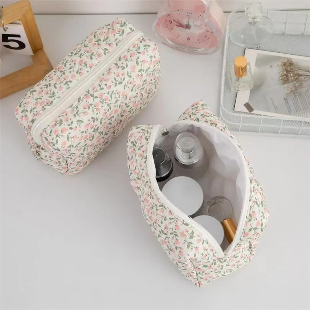 Cute Pink Floral Quilted Makeup Bag Portable Coin Storage Cosmetic Storage Pouch Multi-Purpose Compact Toiletry Organizer