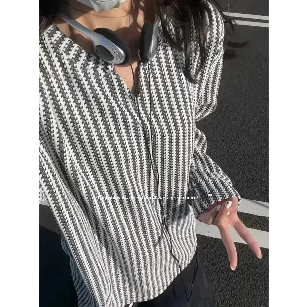 

Extra Large 300 Pou Small Fraance Sle V-ne Long Sve Men's T-irt Loose Autumn Winter Striped Base irt Couple Tops