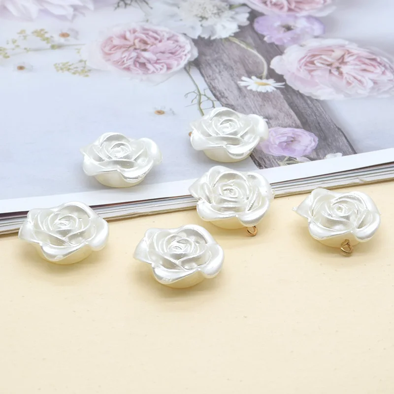 Dijes de resina de flores rosas blancas, 10 piezas, 24mm, pendientes elegantes, accesorios para el cabello, colgante, decoración, fabricación de joyas DIY