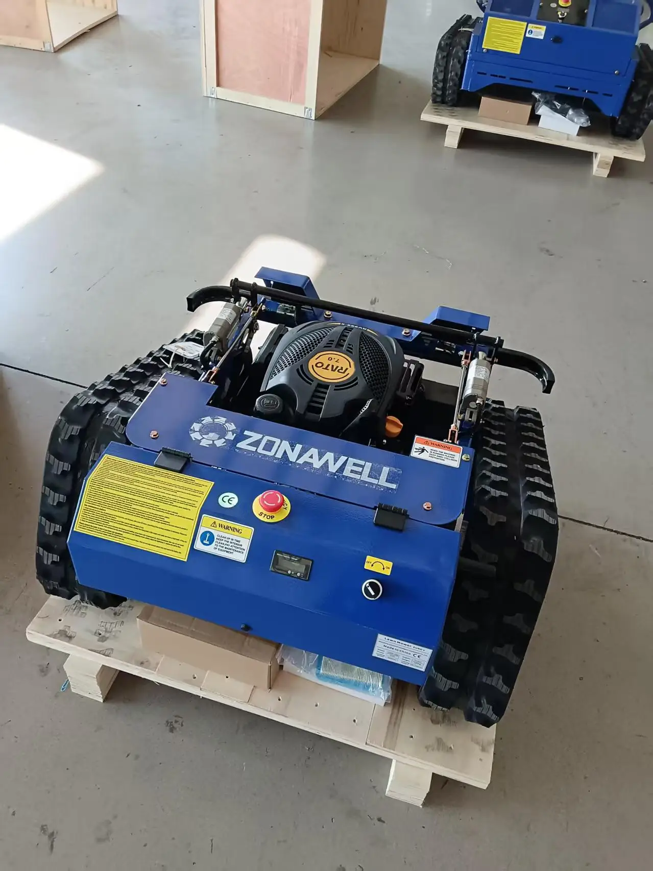 500 مللي متر قابل للتعديل الذاتي 20-150 مللي متر رفع سكين رئيس جزازة العشب التحكم عن بعد مجهزة بجهاز التحكم عن بعد الصناعي