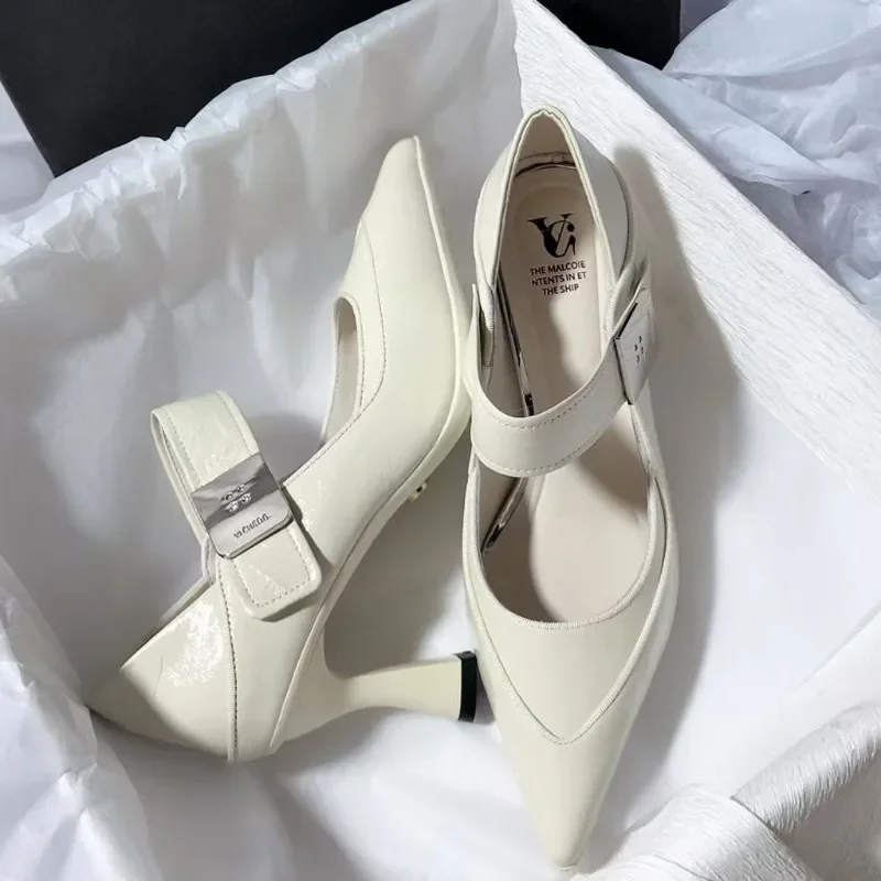 2025 الخريف جديد جودة عالية الكعوب المرأة موضة وأشار رئيس 7 سنتيمتر المضادة للانزلاق مقاومة للاهتراء عالية الكعب