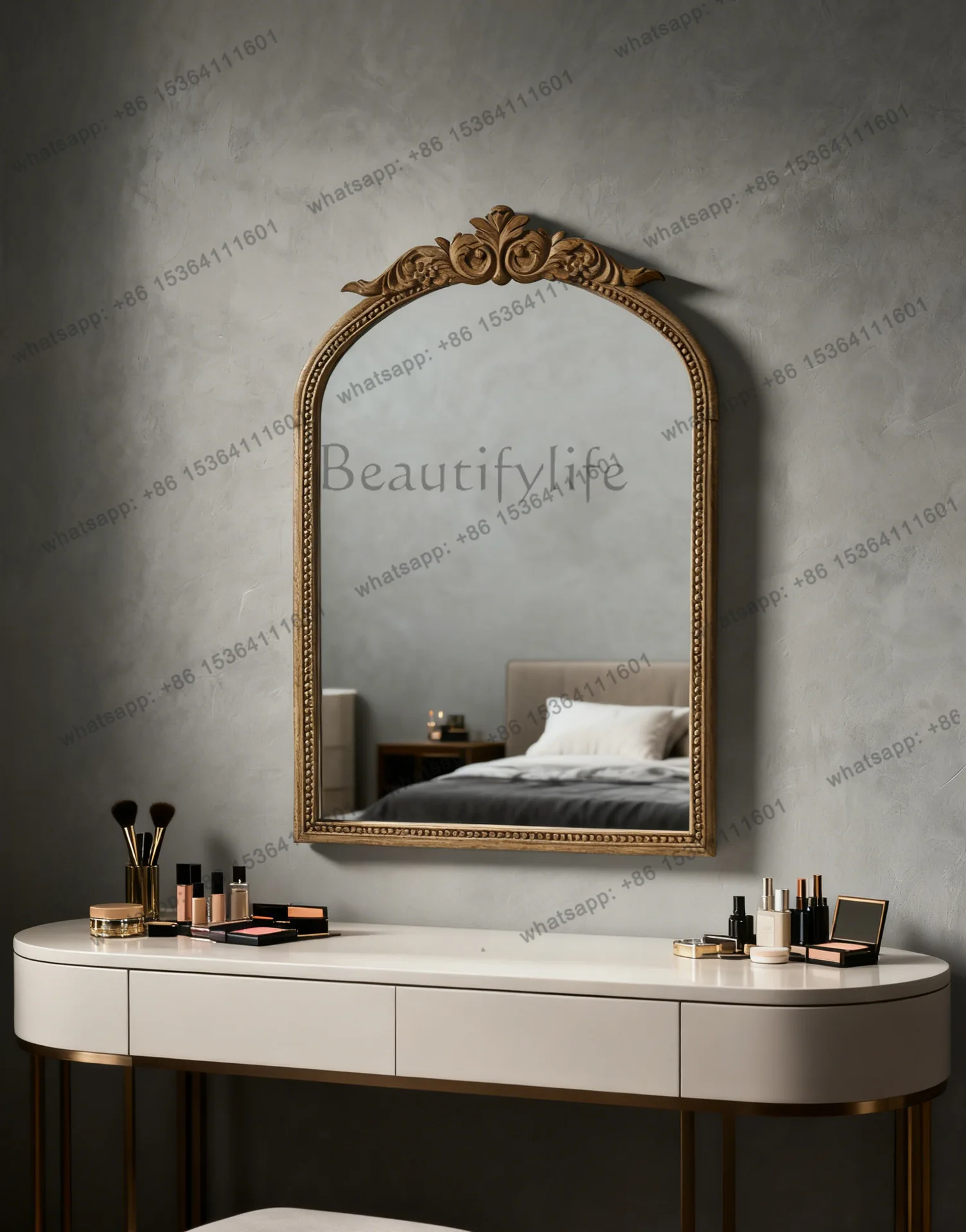 Vintage Carved Wood Border Makeup Mirror Wall Mounted Living Room Bedroom Decorative Mirror
