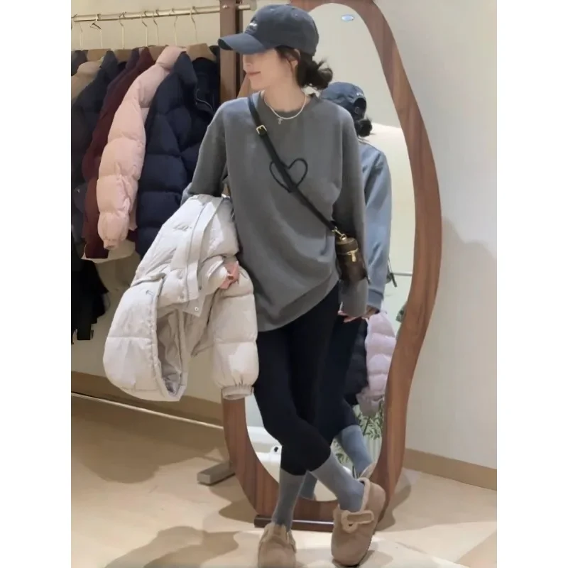 

Футболка женская, свободный топ средней длины, пуловер с круглым вырезом, утепленный с длинными рукавами и принтом любви