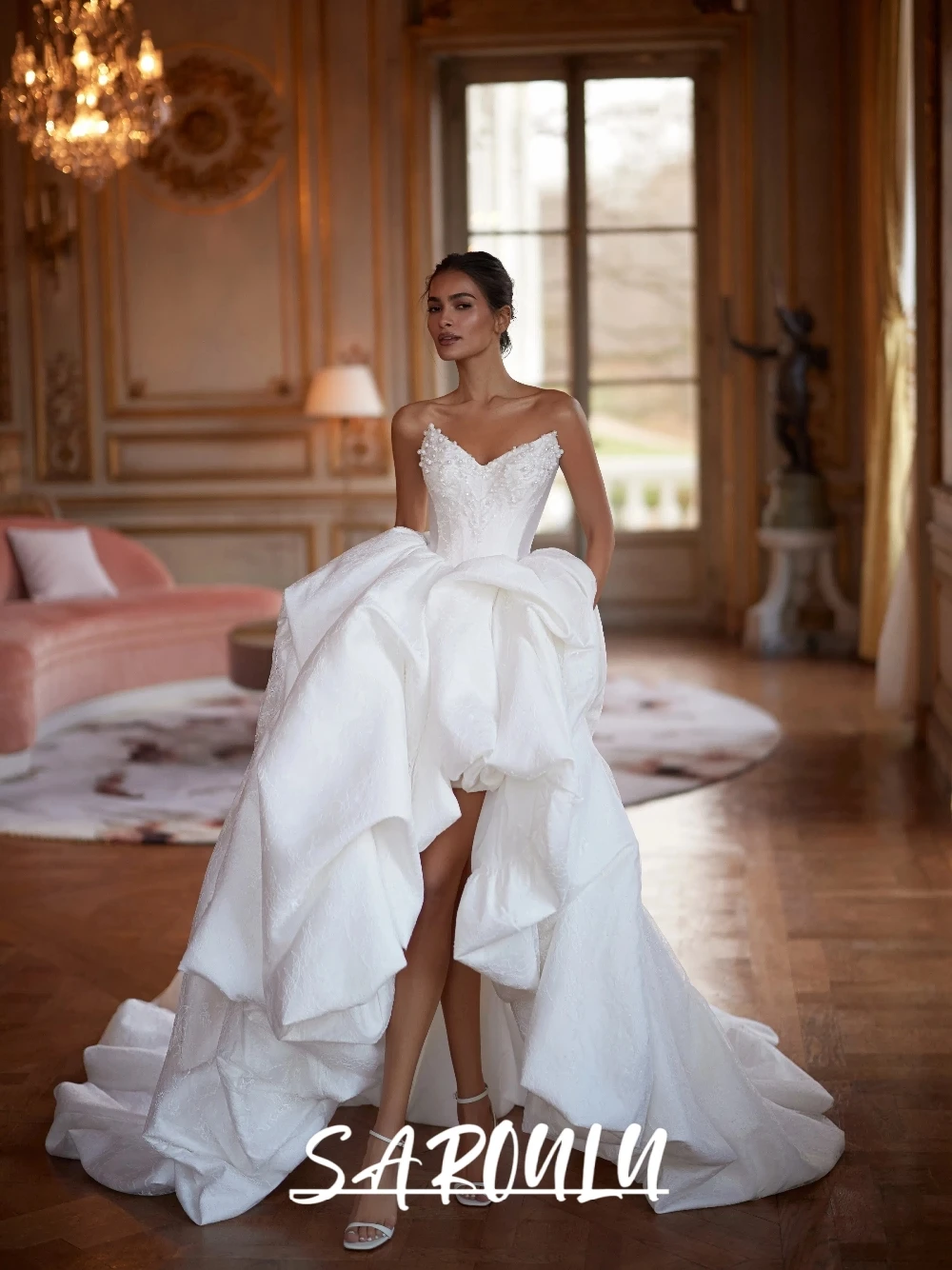 

Gorgeous Ruffles Ball Gown Beaded Lace Romantic Wedding Dress Classy V Neck Long Train Customized Luxury Women Bride Wear