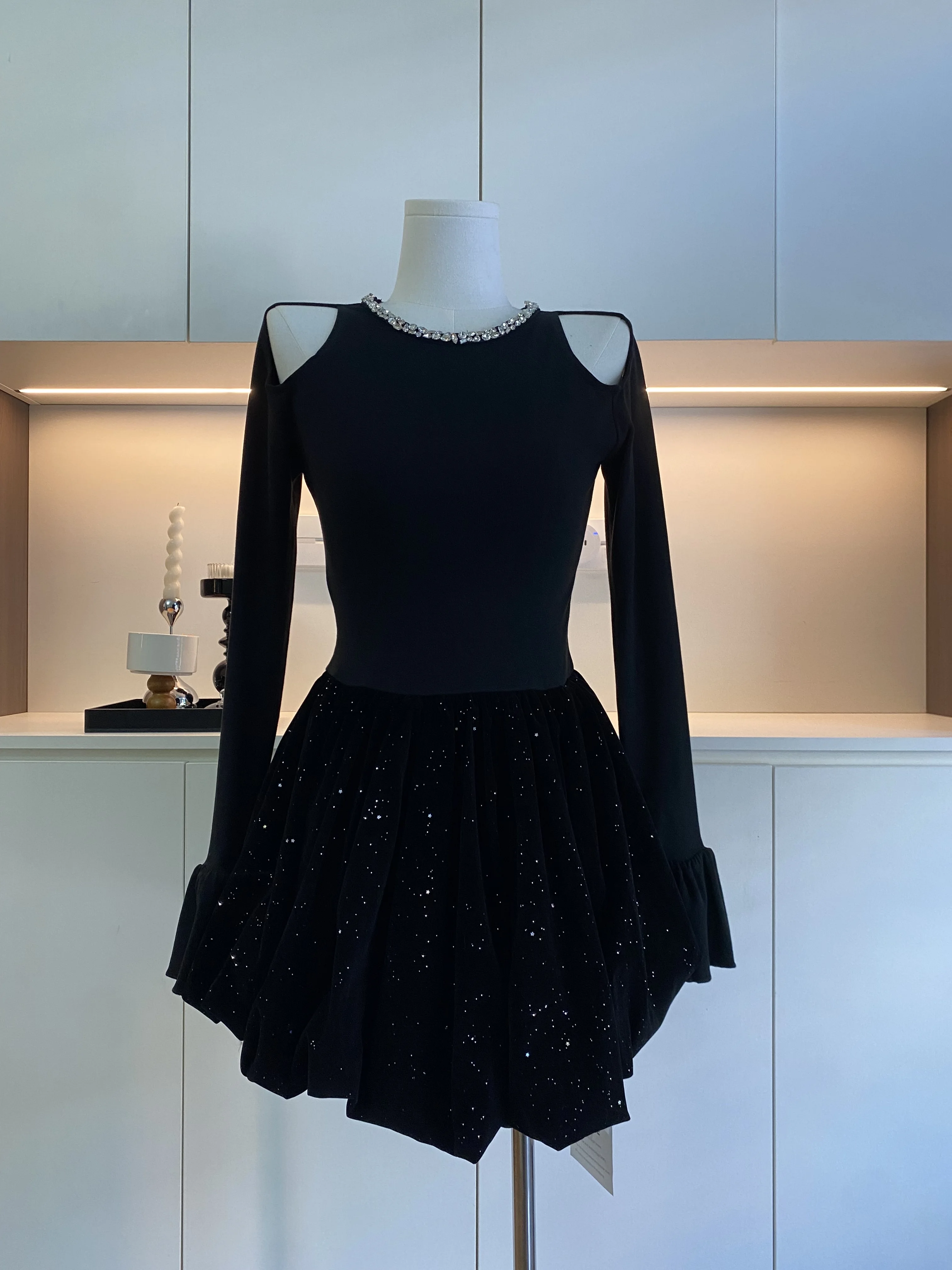 

Knit Dress Women's Early Autumn New Style Off-The-Shoulder Long Sleeve Fitted Waist Princess Dress Flower Bud Black Robe