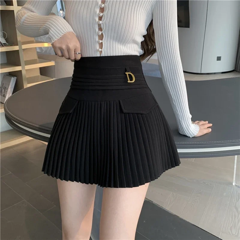 Black Pleated Skirts Lady High Waist Mini Skirt Streetwear Casual Women Metal Letter D Design A-Line Clubwear Korean Sexy Skirts