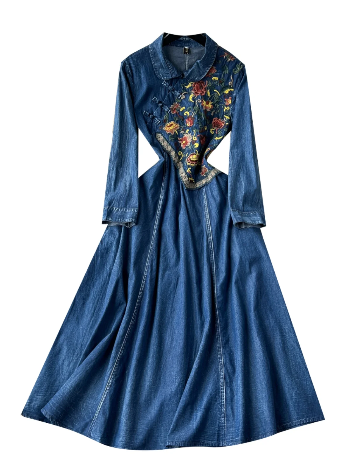Abito vintage in denim con collo a polo da donna, design con bottoni a piastra ricamata, gonna lunga con temperamento di lusso leggero