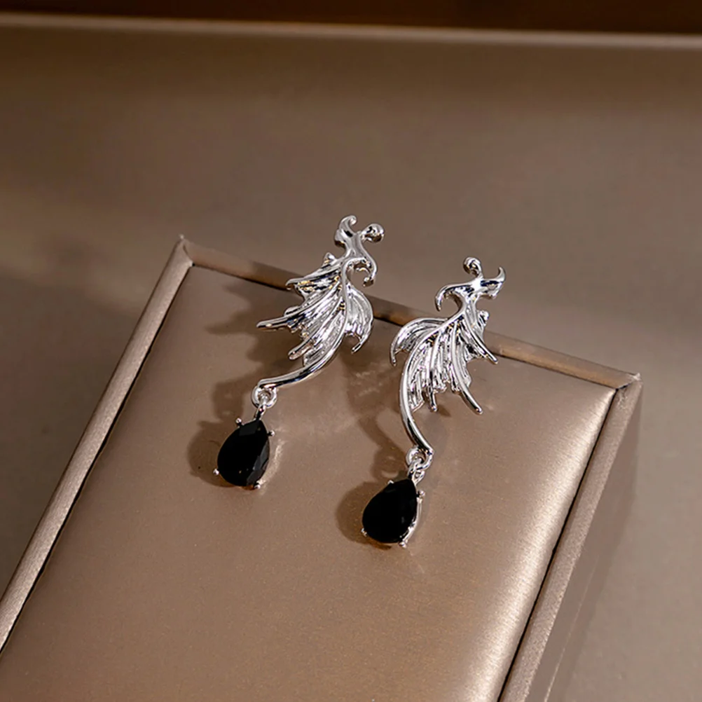 

Stylish Bat Earrings Lightweight Cool Earrings for Women Halloween Gift