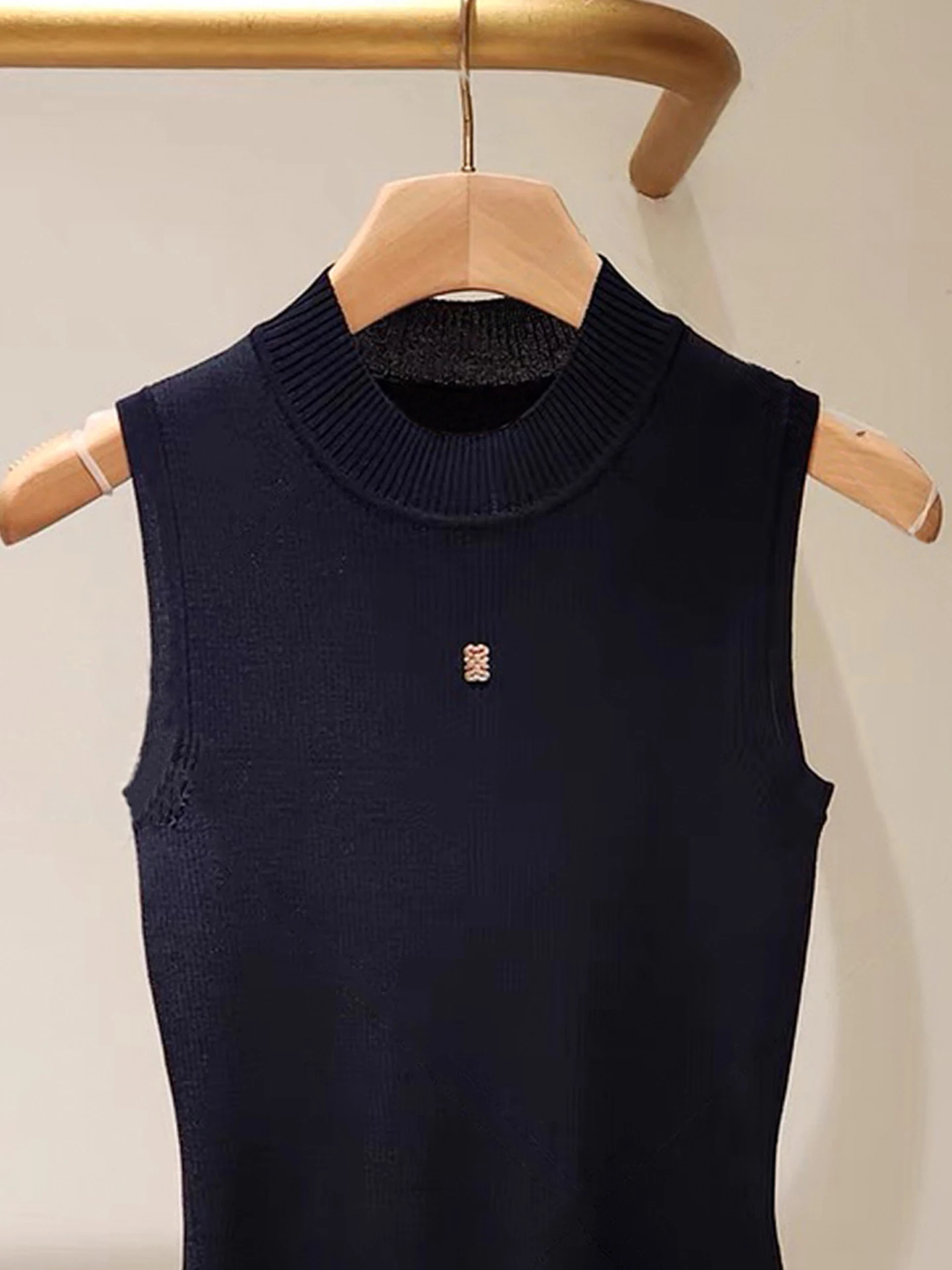 

Ele Slim Fit Knitted Vest Top for Women High End Summer Faion Versatile Commute Sle ort Length Color