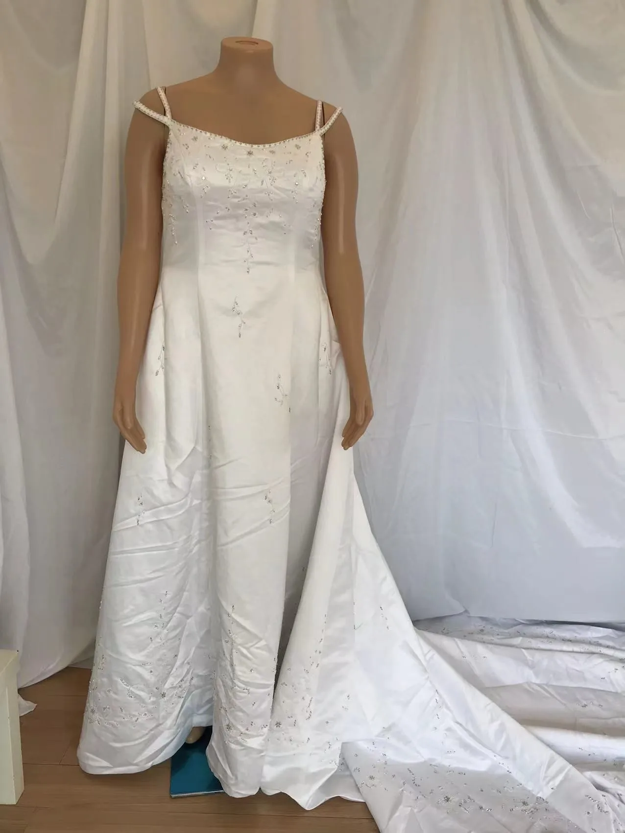 Instock Now Stock Sample Cleanrance Flawed satin Wedding Dresses Size 20  bridal gown sample sales