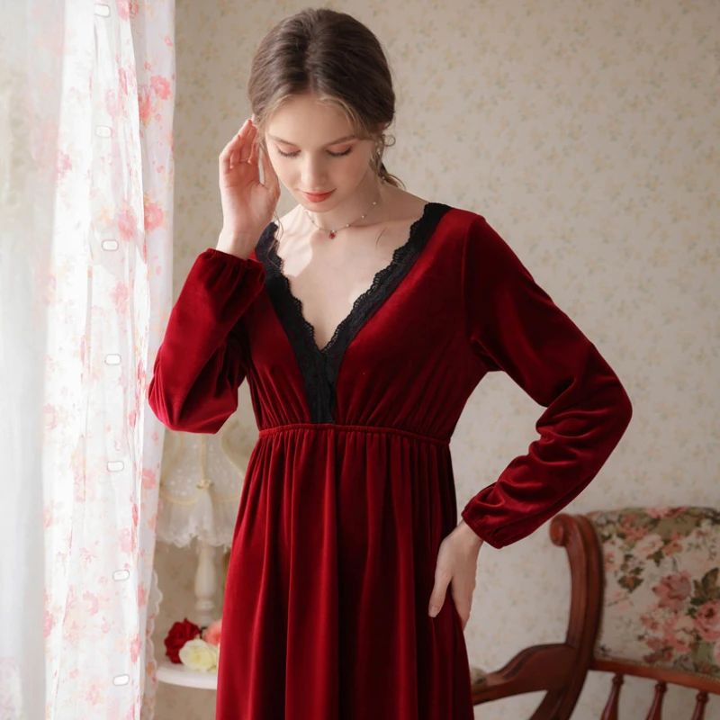 Sexy Velvet Long Night Dress Women Autumn Winter Backless Velour Robe Courtly Style Vintage Nightgown Sleepwear Princess Nightie