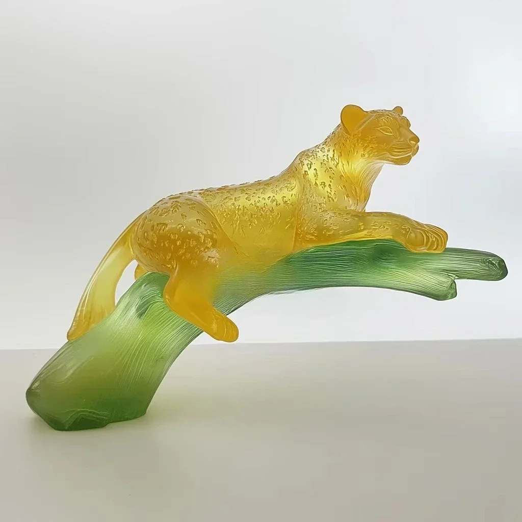 Signs and gift boxes, hand-carved crystal leopard print jewelry, home decoration, other crystal crafts