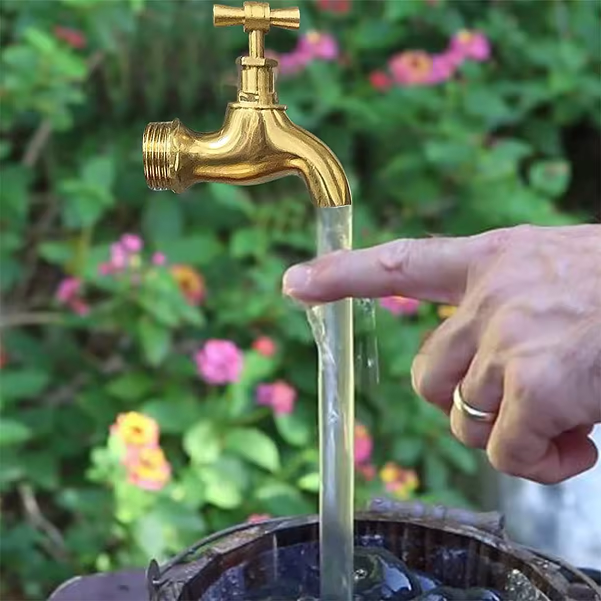 Invisible Flowing Spout Watering Can Fountain Floating Tap Fountain Novelty Faucet For Home Garden Courtyard Decoration Outdoor