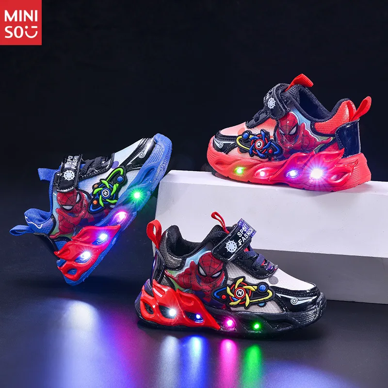 

Спортивная обувь для мальчиков Miniso 2025 с дышащей сеткой, камуфляжные кроссовки «Человек-паук» для детей, школьный бег