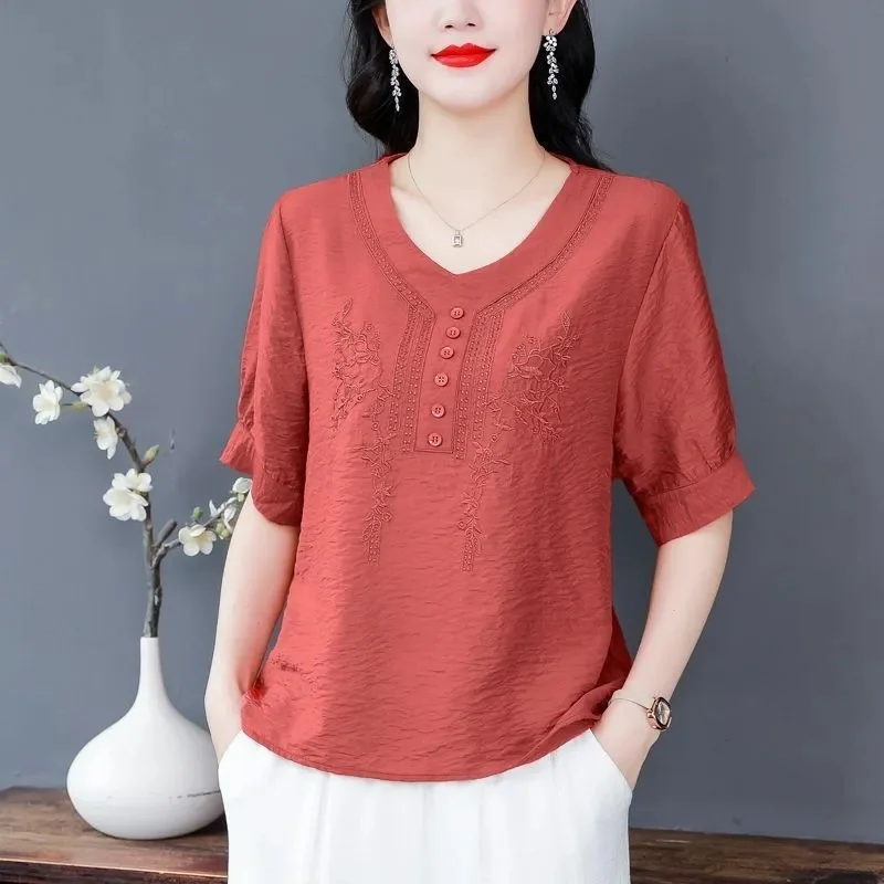 

Retro Ladies V-neck Embroidered Loose Blouse Summer Female Fashion Short Sleeved Shirts Middle Aged Mother Cotton Linen T-shirt