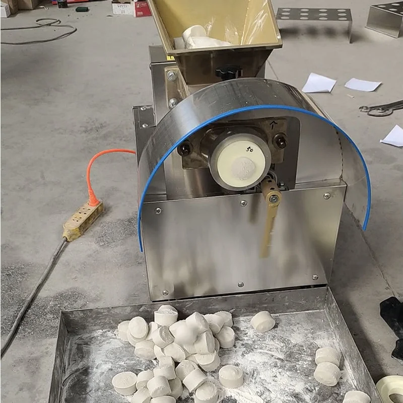 

Fully Automatic Small Size Dough Divider Machine Commercial Electric Quantitative Rolling Cutting Machine for Baking Industry