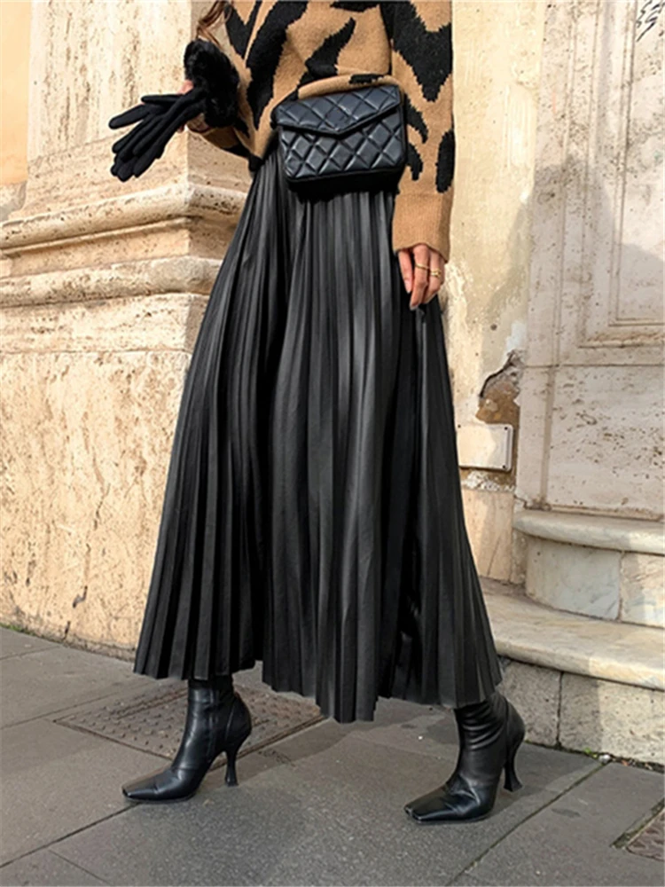 REALEFT Autumn Winter Black PU-leather Pleated Skirt New 2023 Women High Waist Fashionable All-match A-Line mi-long Skirt Female