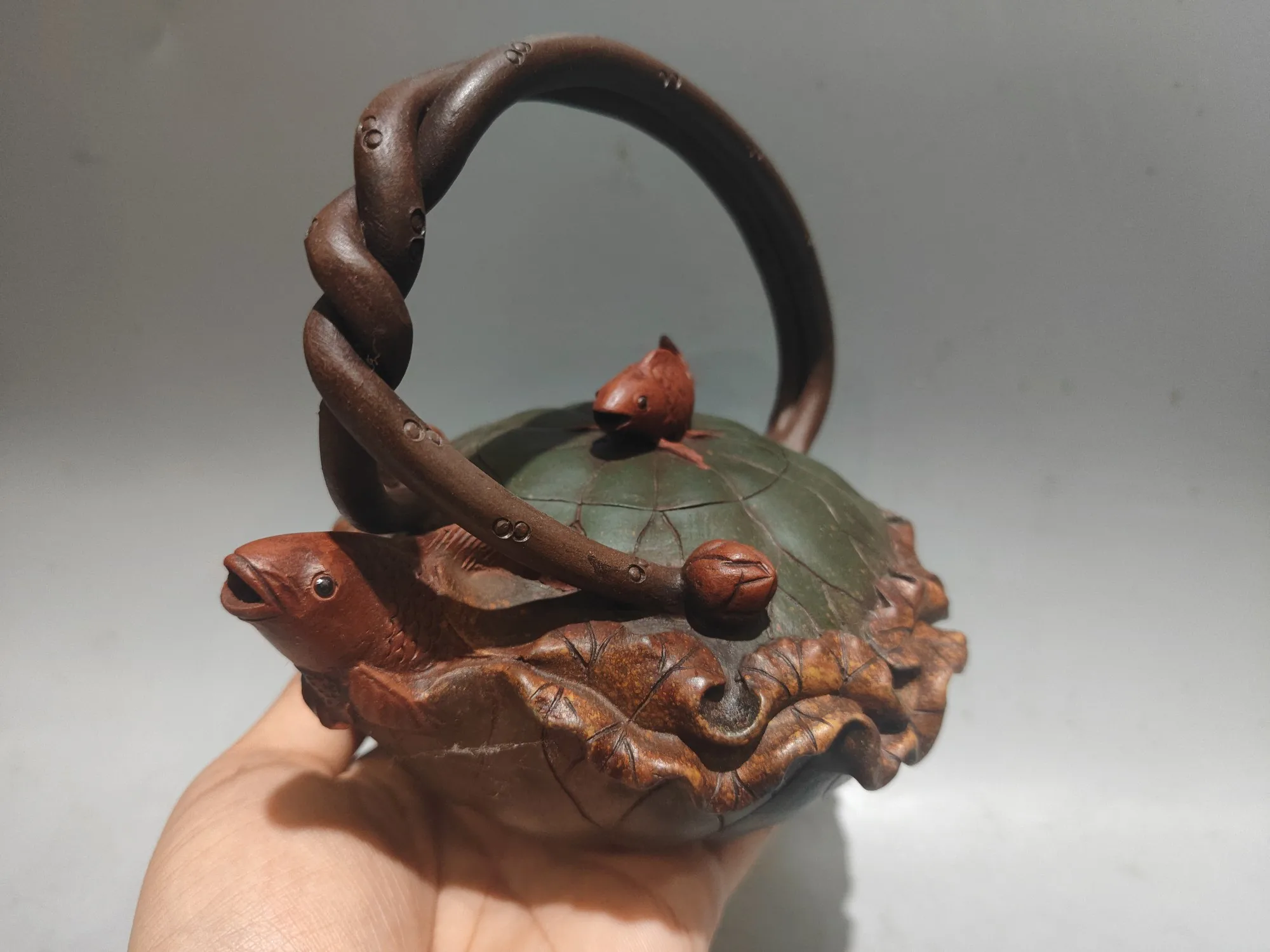 Purple teapot Yixing Purple Clay Teapot Dragon Head Cover Dragon texture pattern Lotus Double Color Pot Kettle Teapot