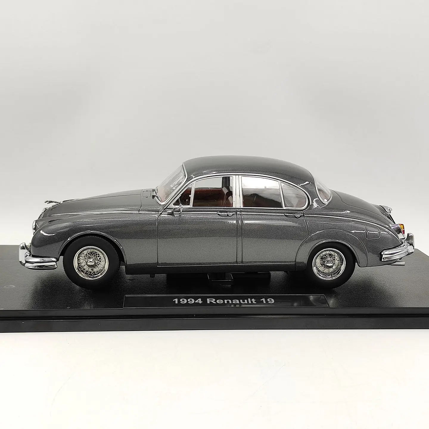 Diecast KK 1:18 Scale Jaguar Daimler MK II 3.8 1959 Interior Red Alloy Car Model